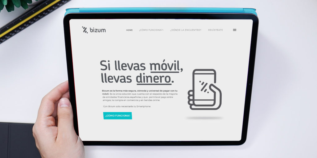 Tablet muestra peagina web Bizum: "Si llevas móvil, llevas dinero"